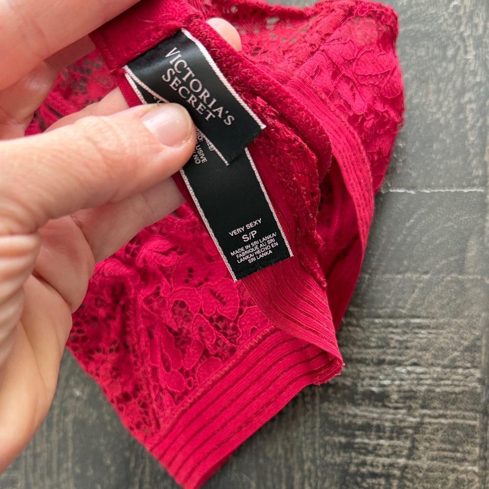 Victoria's Secret Lace Halter Bralette - Red - Picture 3 of 3